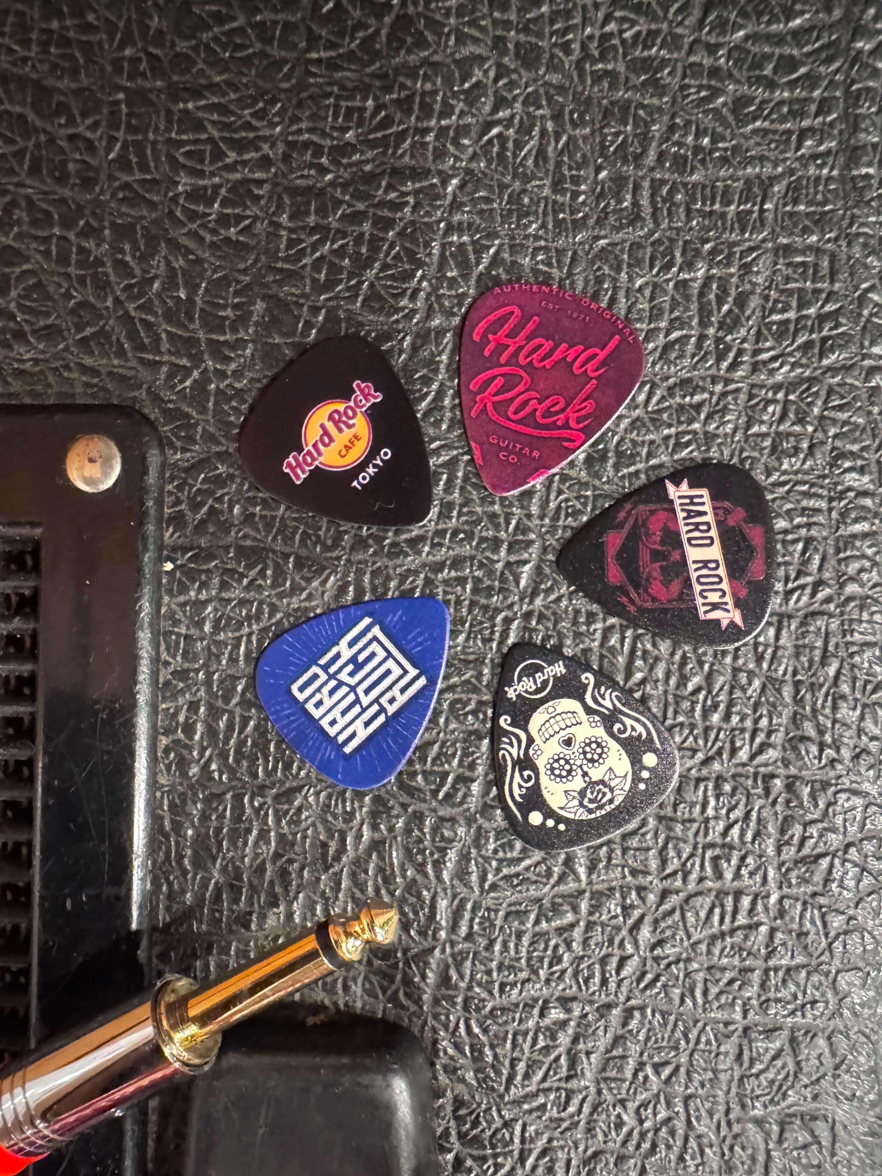 Hard Rock Cafe Tokyo Rock Shop 限定デザインのギターピック5枚セット🎸⭐